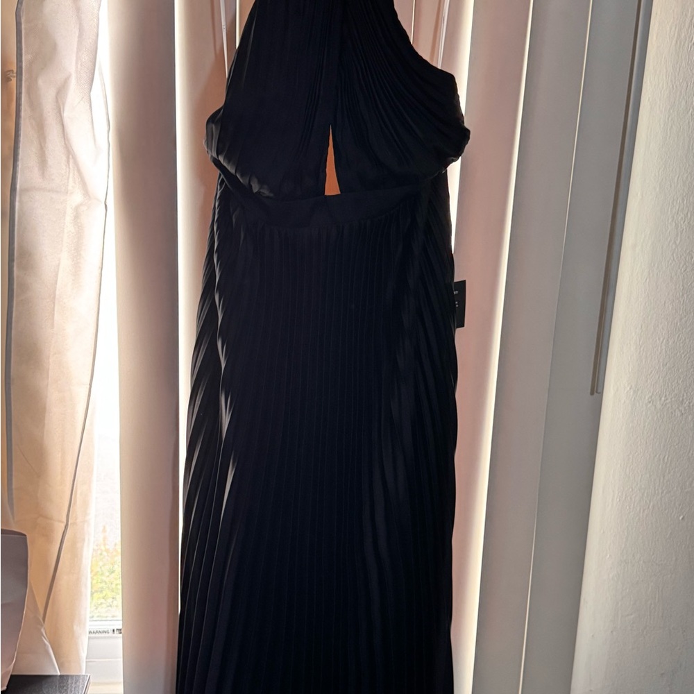 Lulu's Black Pleated Maxi Dress - Picture 7 of 9